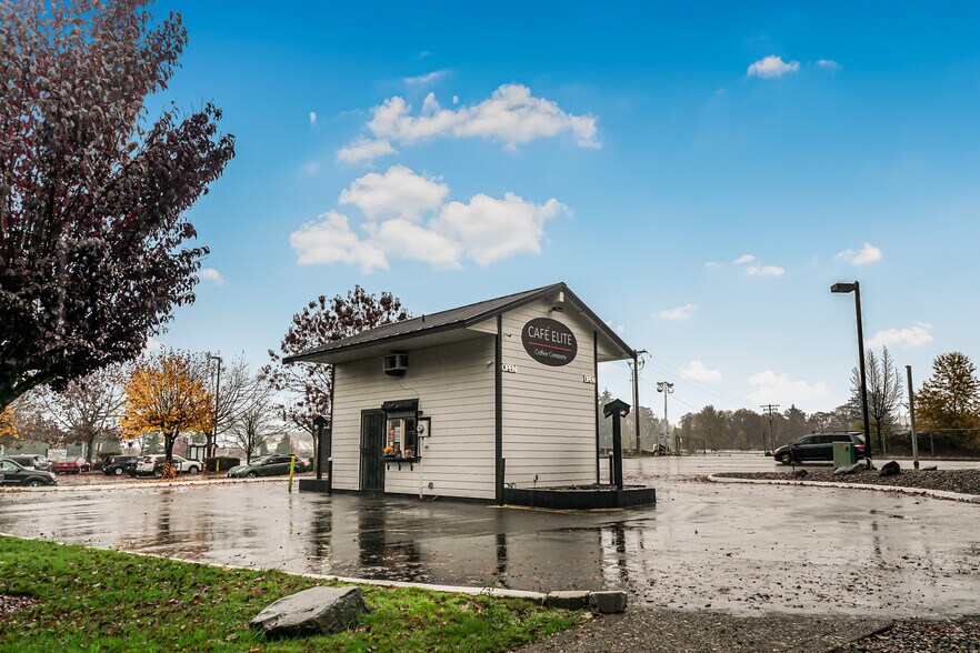 7214 Bridgeport Way W, Lakewood, WA à vendre - Photo du bâtiment - Image 2 de 13