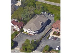 7161 N Port Washington Rd, Glendale, WI - AERIAL  map view