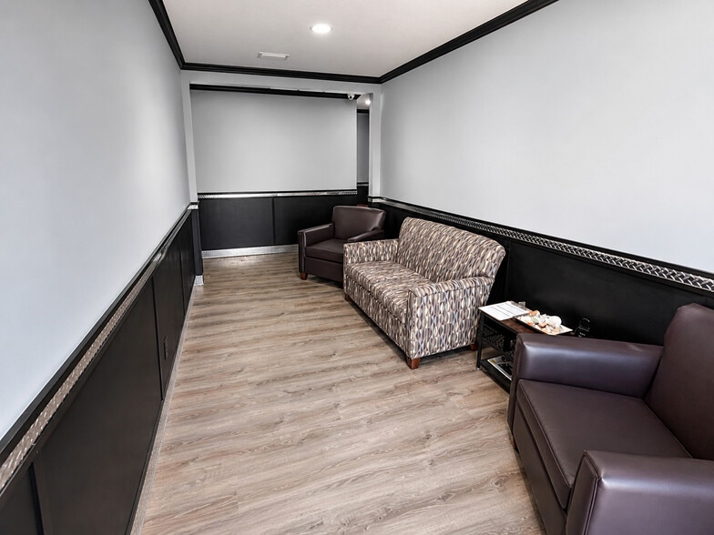 100 Industrial Loop, Orange Park, FL for sale - Interior Photo - Image 3 of 15