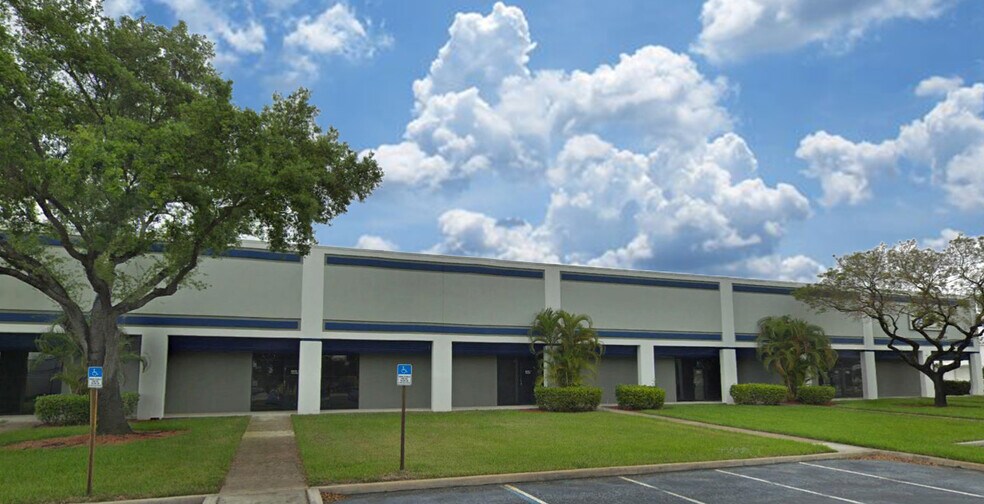 11700 NW 101st Rd, Medley, FL for lease - Building Photo - Image 2 of 14