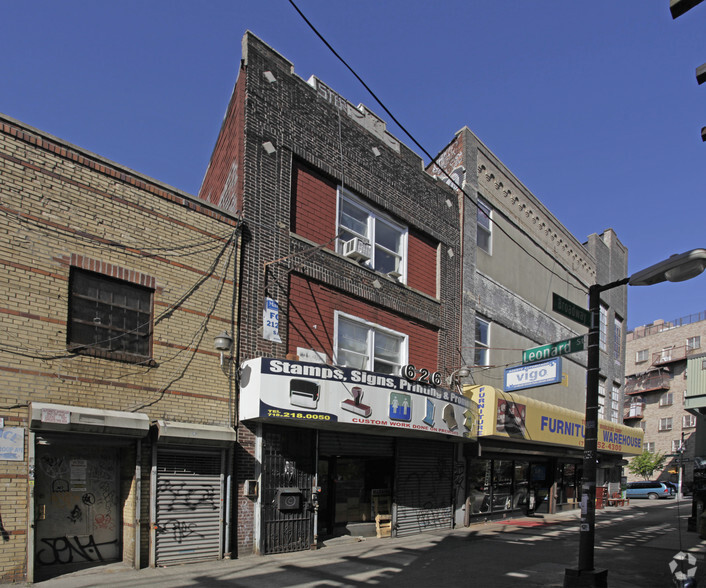 622-626 Broadway, Brooklyn, NY for lease - Primary Photo - Image 1 of 6