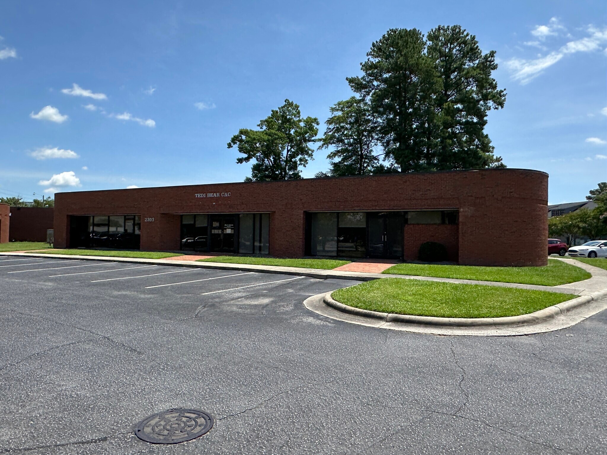 2303 Executive Cir, Greenville, NC for lease Primary Photo- Image 1 of 10