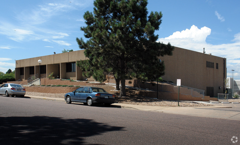 4605 Paris St, Denver, CO for lease - Building Photo - Image 3 of 5