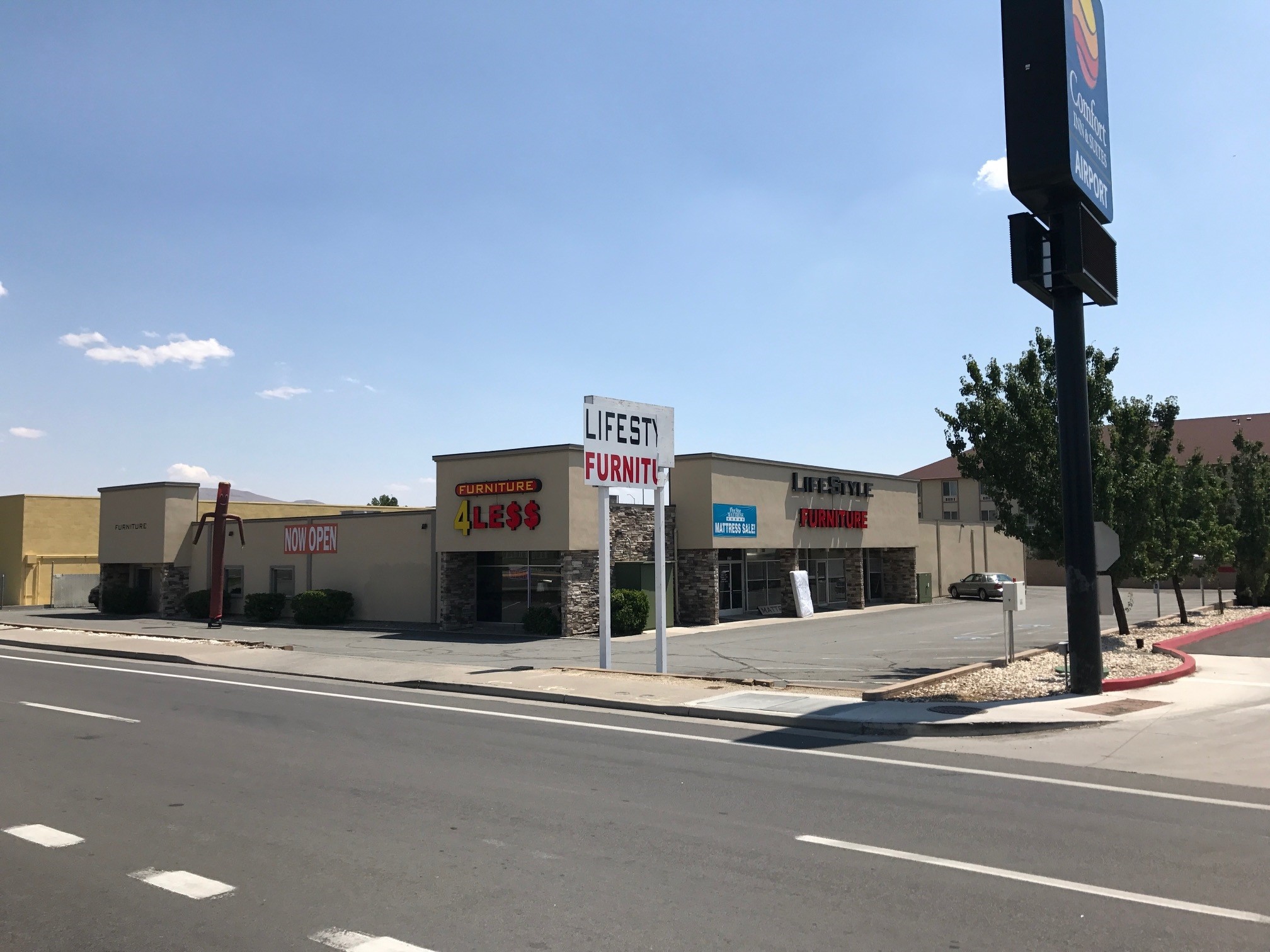 1270 E Plumb Ln, Reno, NV for lease Building Photo- Image 1 of 9