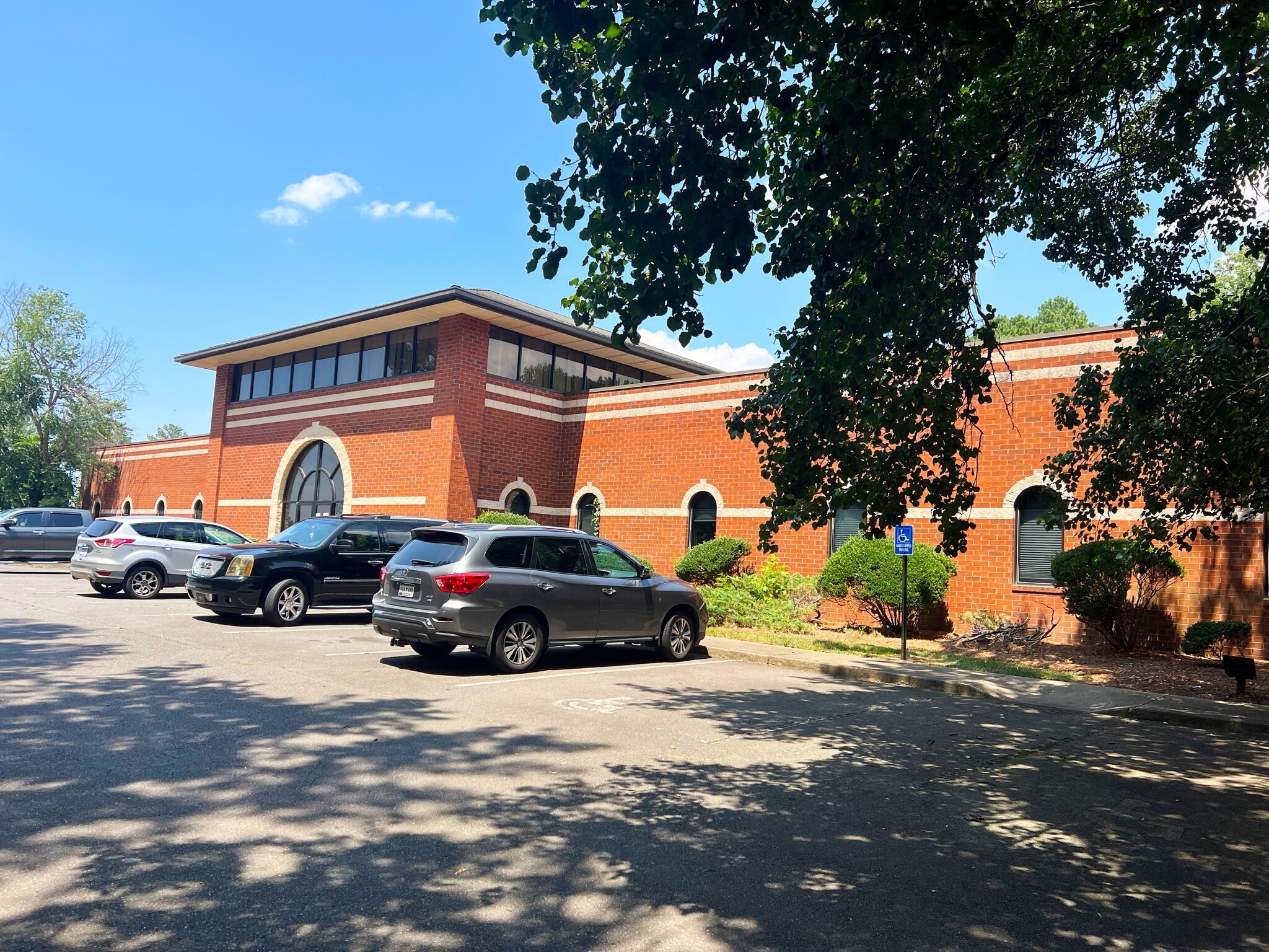 463 Lakeshore Pky, Rock Hill, SC for lease Primary Photo- Image 1 of 5