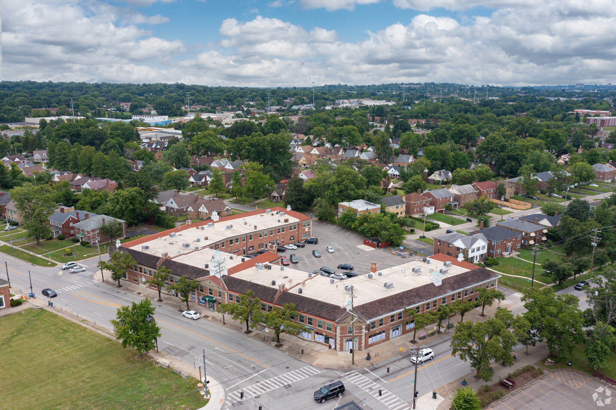 7364-7390 Reading Rd, Cincinnati, OH for lease Building Photo- Image 1 of 30