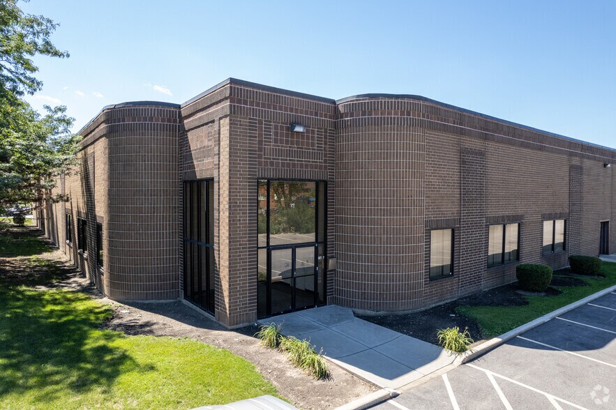 150 S Church St, Addison, IL à louer - Photo principale - Image 1 de 10
