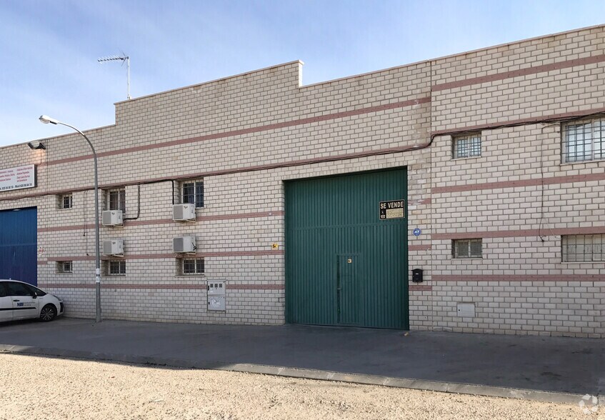 Calle Seoane, 14, Yeles, Toledo à vendre - Photo du bâtiment - Image 2 de 3