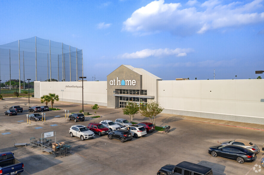 1600 W Kelly Ave, Pharr, TX for sale - Primary Photo - Image 1 of 5