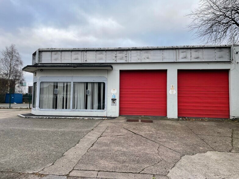 Knutsford Rd, Warrington à louer - Photo du bâtiment - Image 2 de 3