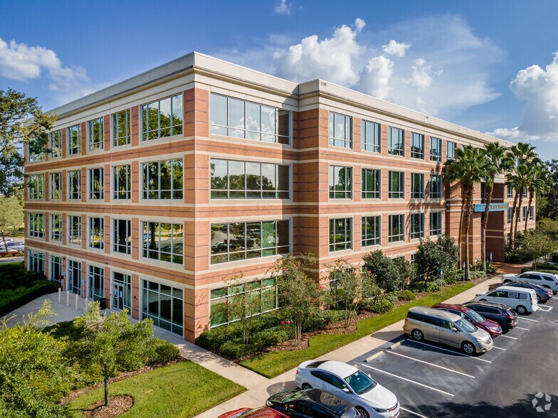 4042 Park Oaks Blvd, Tampa, FL à louer - Photo du bâtiment - Image 2 de 10