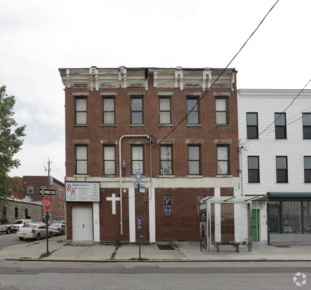 72 Van Dyke St, Brooklyn, NY à louer - Photo du bâtiment - Image 2 de 29