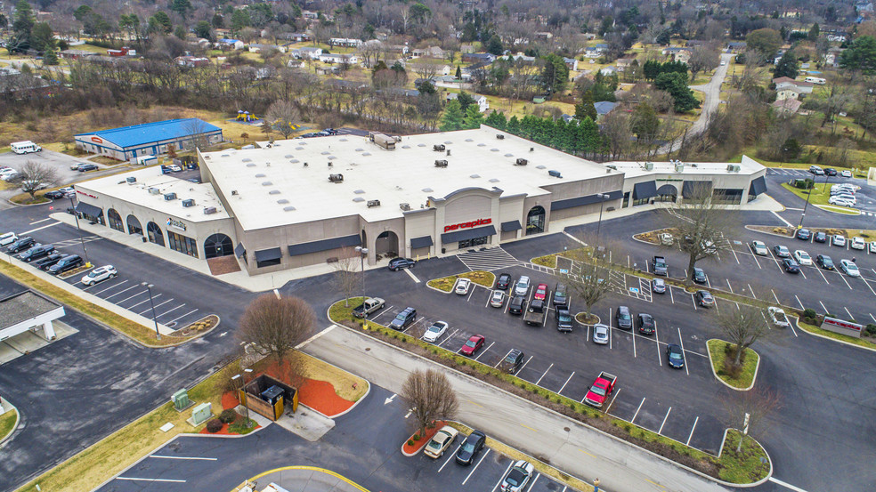 11130-11132 Kingston Pike, Farragut, TN for lease - Aerial - Image 1 of 10