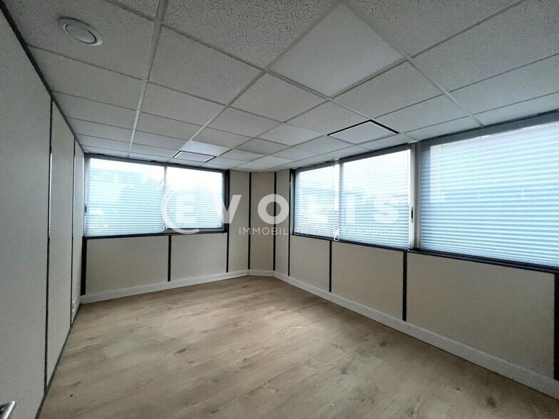 Office in Mérignac for lease - Interior Photo - Image 2 of 6