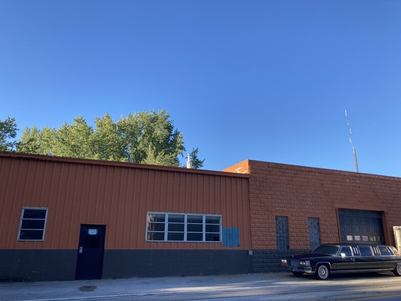 65 E Pierce St, Whitestown, IN for sale - Building Photo - Image 2 of 16