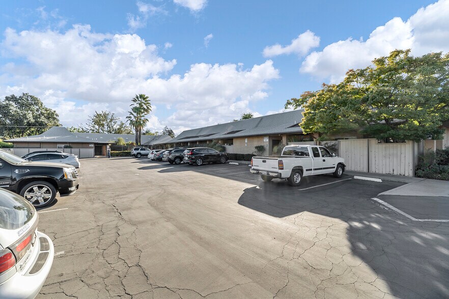 4255 Pacific Ave, Stockton, CA à louer - Photo du bâtiment - Image 3 de 3