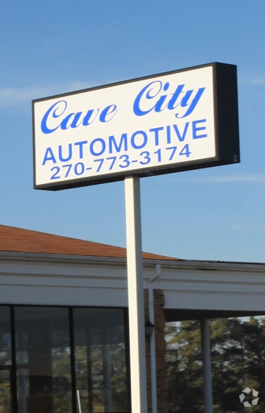 302 E Happy Valley St, Cave City, KY for lease - Building Photo - Image 3 of 22