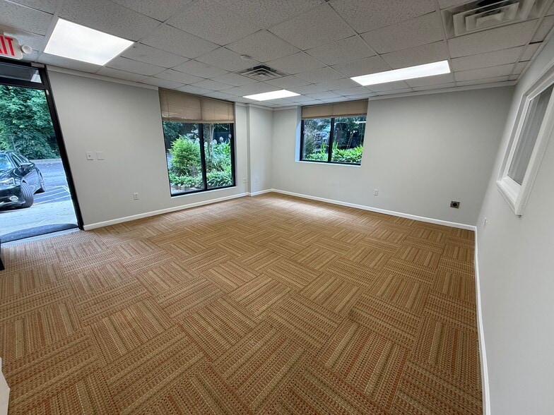 130 Allen Rd, Sandy Springs, GA for lease - Building Photo - Image 3 of 8