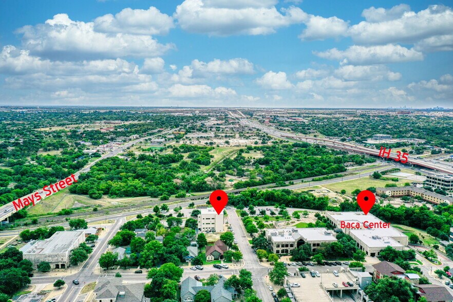211 S Brown St, Round Rock, TX à louer - Photo du bâtiment - Image 3 de 63