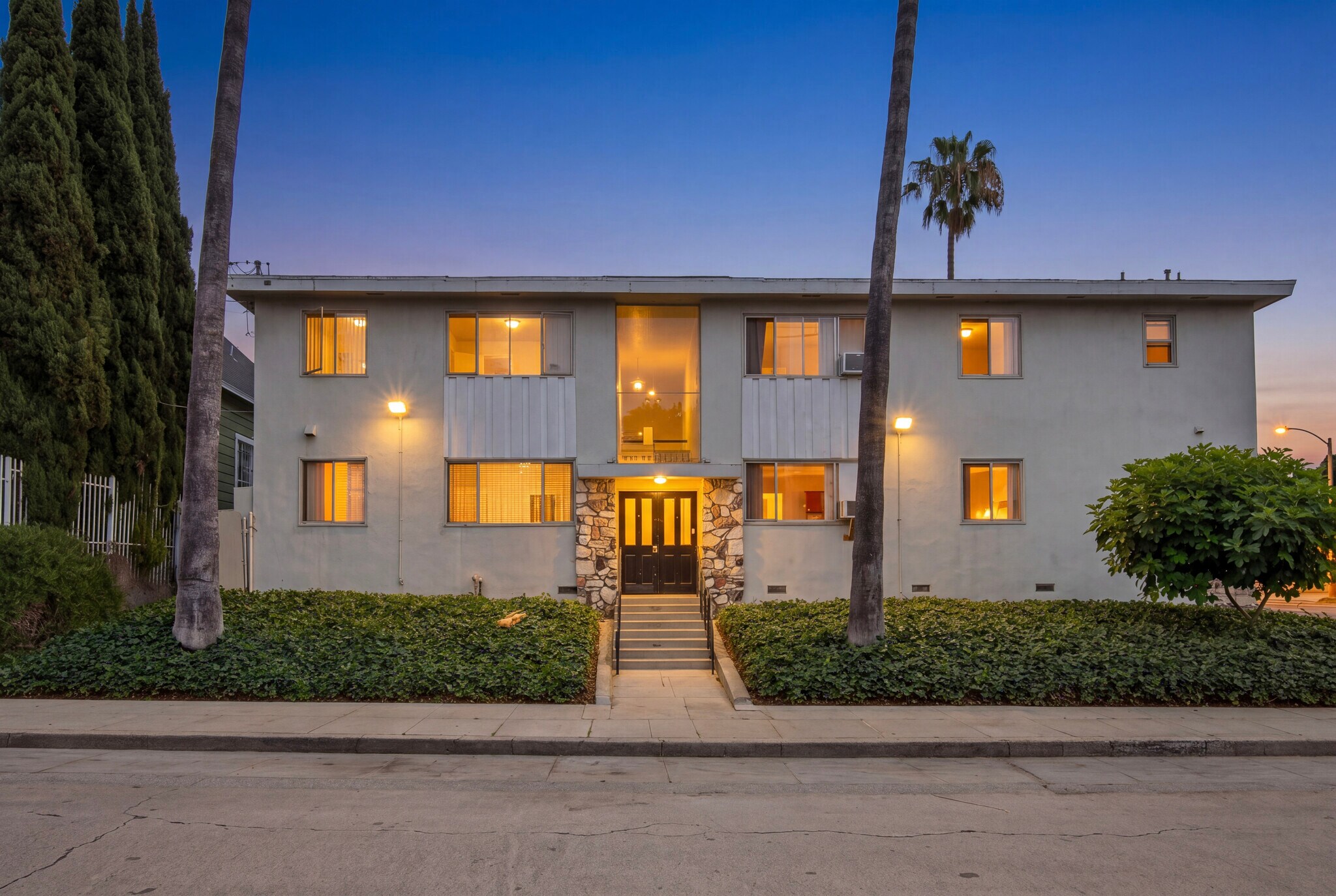 136 S Westlake Ave, Los Angeles, CA à vendre Photo principale- Image 1 de 17