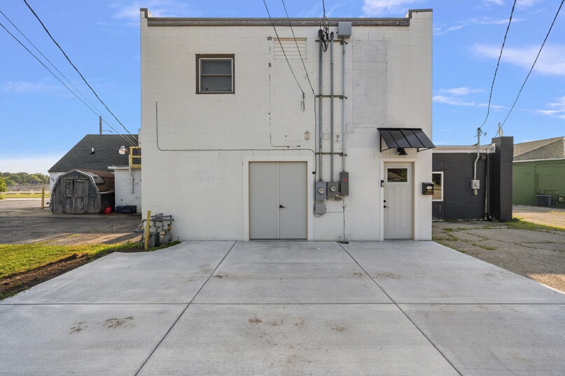 1320-1332 Michigan Ave, Marysville, MI for lease - Building Photo - Image 3 of 6
