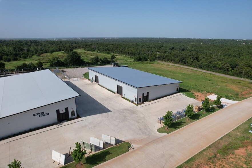 1577 Freedom Market Pl, Edmond, OK for lease - Building Photo - Image 2 of 7