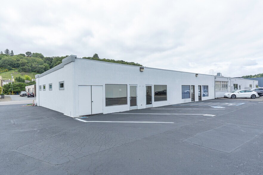 54 Mark Dr, San Rafael, CA à vendre - Photo du bâtiment - Image 3 de 9