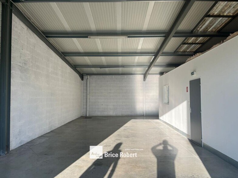 5 Boulevard Marcel Dassault, Jonage for lease - Interior Photo - Image 2 of 4