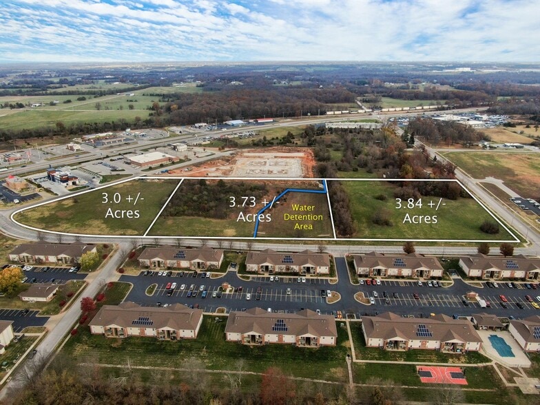 1675 Hamilton Street, Republic, MO à vendre - Photo du bâtiment - Image 2 de 9