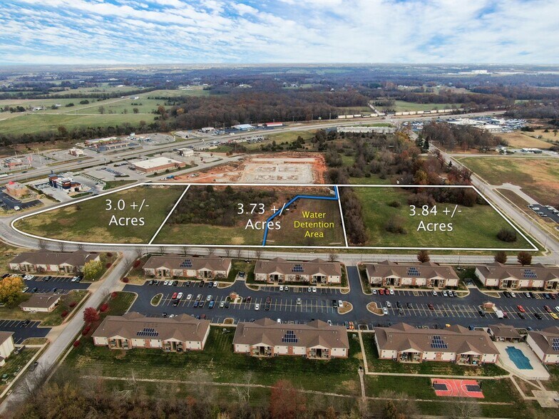 1675 Hamilton Street, Republic, MO à vendre - Photo du bâtiment - Image 2 de 9