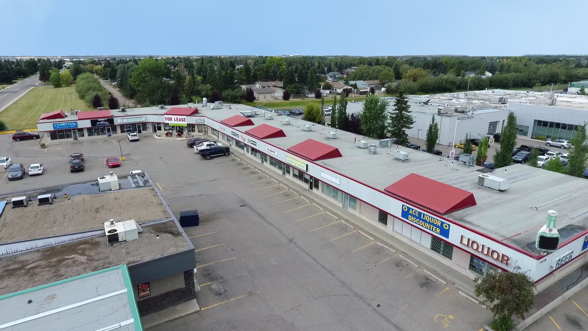 7110 50th Ave, Red Deer, AB à vendre Photo du bâtiment- Image 1 de 1