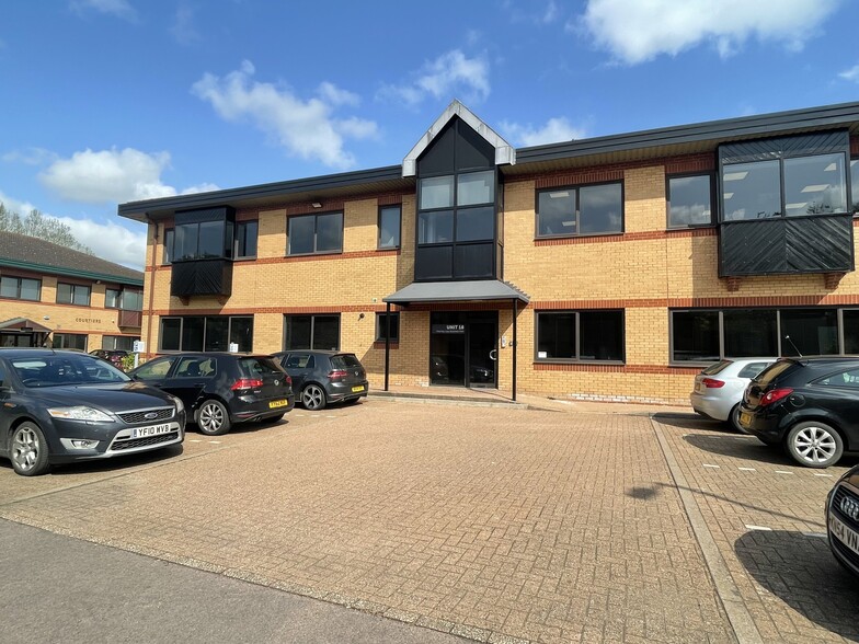 17-18 Thorney Leys Park, Witney for lease - Primary Photo - Image 1 of 13