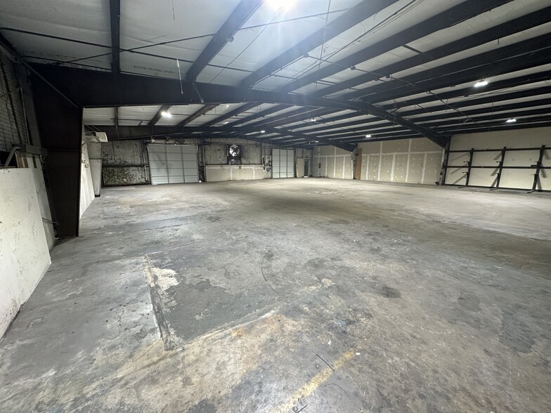 6525 Midway Rd, Haltom City, TX à louer - Photo du bâtiment - Image 2 de 10