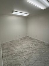 909 SE 47th Ter, Cape Coral, FL for lease Interior Photo- Image 1 of 2