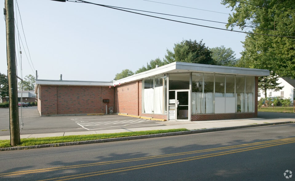 96 Alden Ave, Enfield, CT for lease - Building Photo - Image 2 of 8