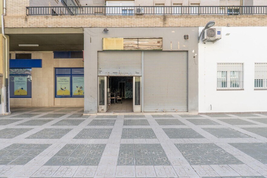 de Málaga, 73, Granada, Granada for sale - Building Photo - Image 3 of 35