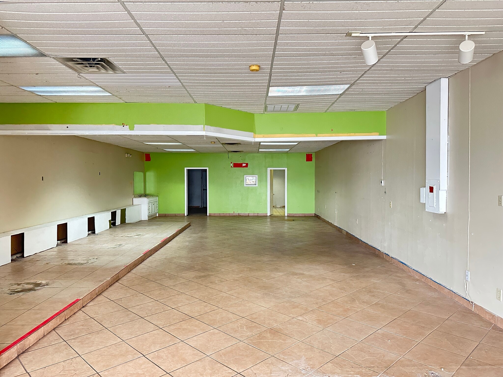 8300-8400 Marbach Rd, San Antonio, TX à louer Photo intérieure- Image 1 de 2