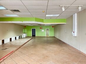 8300-8400 Marbach Rd, San Antonio, TX à louer Photo intérieure- Image 1 de 2