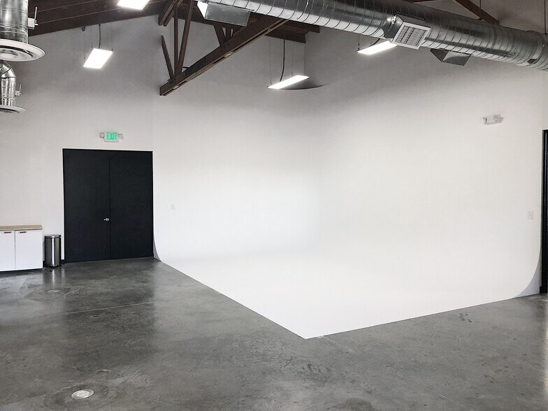 4312 W Jefferson Blvd, Los Angeles, CA for lease - Interior Photo - Image 2 of 12