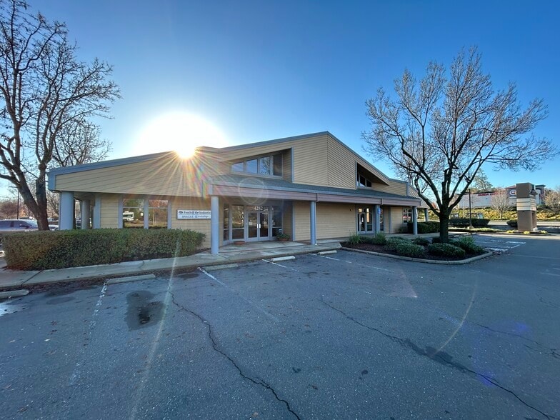 4278-4300 Golden Center Dr, Placerville, CA for lease - Building Photo - Image 2 of 13