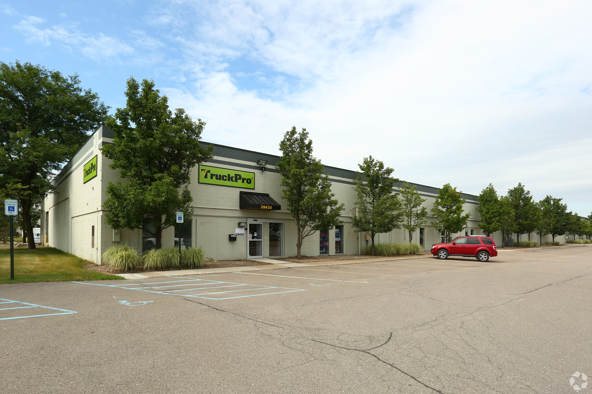 29031-29045 Airport Dr, Romulus, MI for lease Building Photo- Image 1 of 22