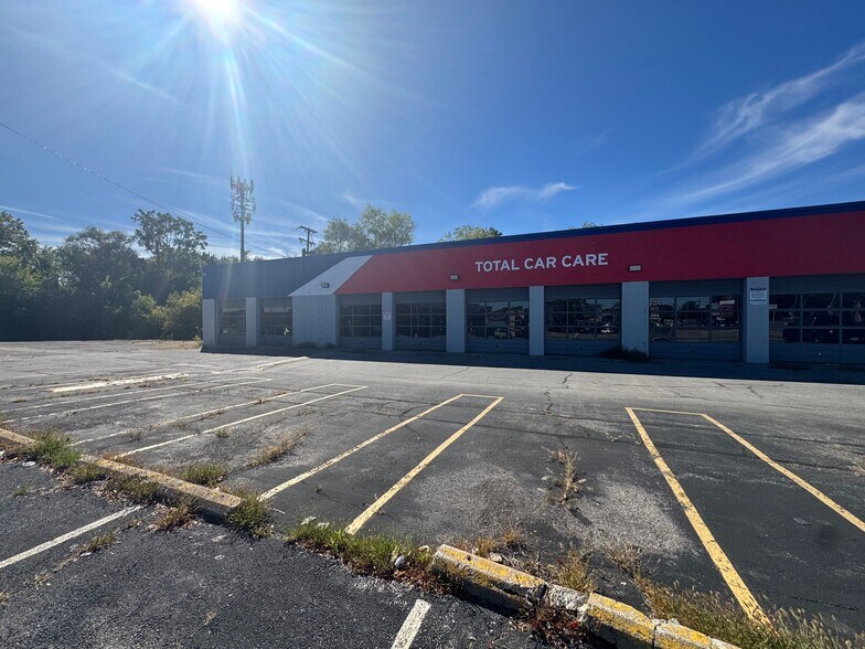 2779 W Central Ave, Toledo, OH à louer - Photo du bâtiment - Image 3 de 19