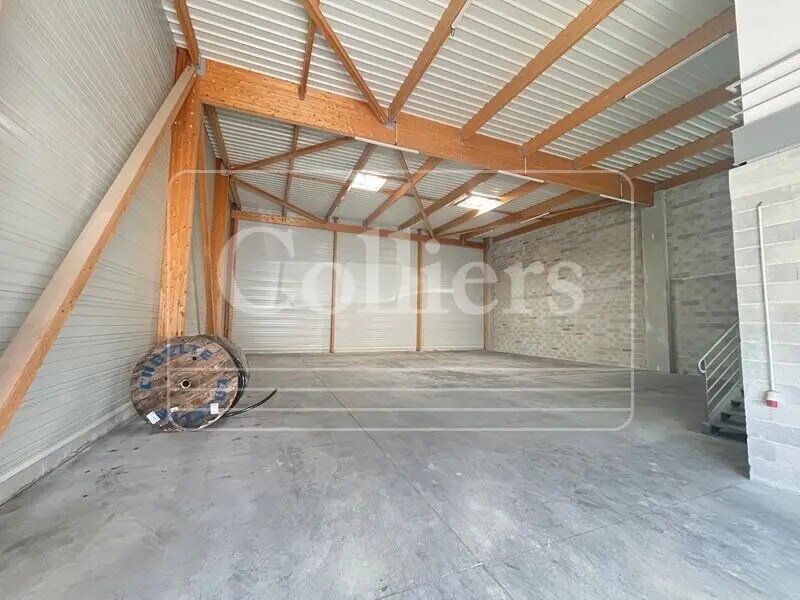 Office in Vitrolles for lease Interior Photo- Image 1 of 11