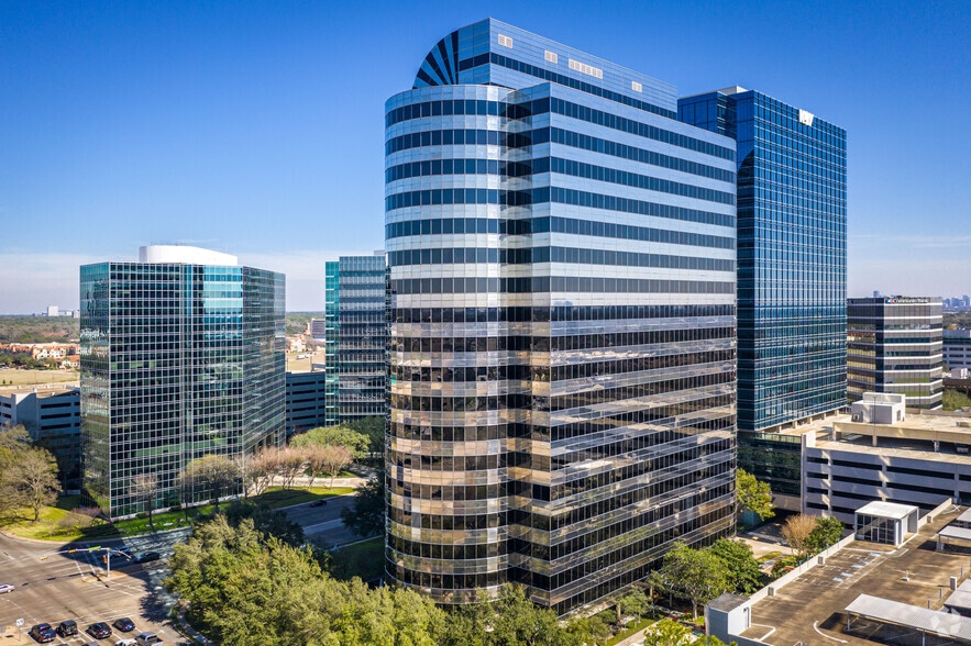 10375 Richmond Ave, Houston, TX à vendre - Photo du bâtiment - Image 2 de 13