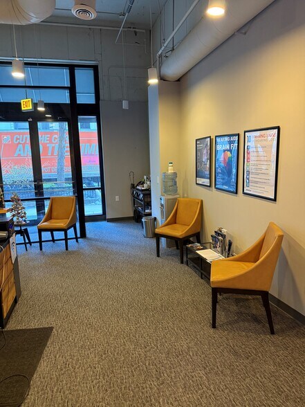 401 E Ontario St, Chicago, IL à louer - Photo du bâtiment - Image 3 de 9
