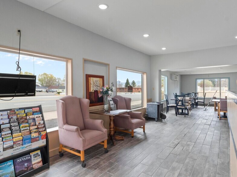180 E Center St, Panguitch, UT à vendre - Photo du bâtiment - Image 3 de 39