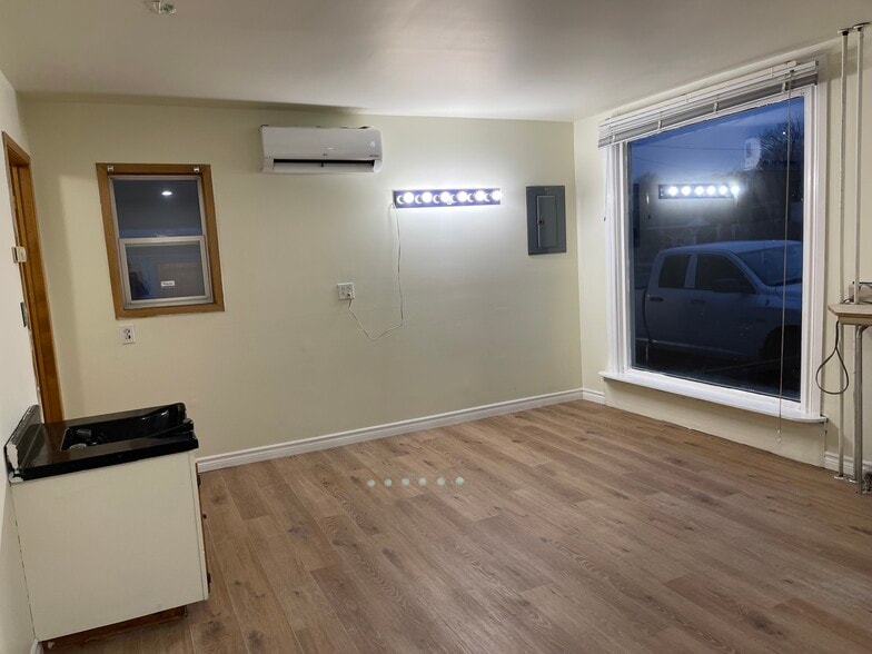 22 Mckeen St, Glace Bay, NS for lease - Primary Photo - Image 1 of 2