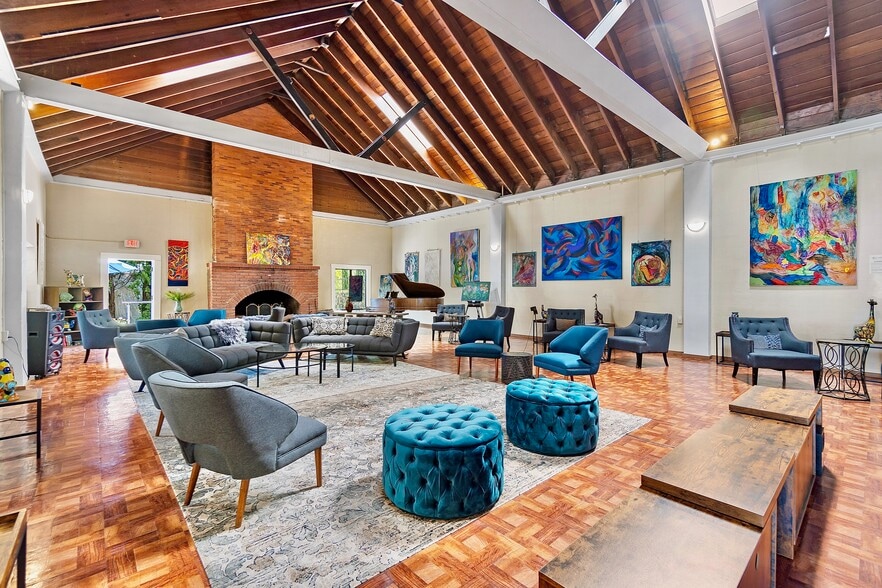 16590 River Rd, Guerneville, CA for sale - Interior Photo - Image 3 of 30