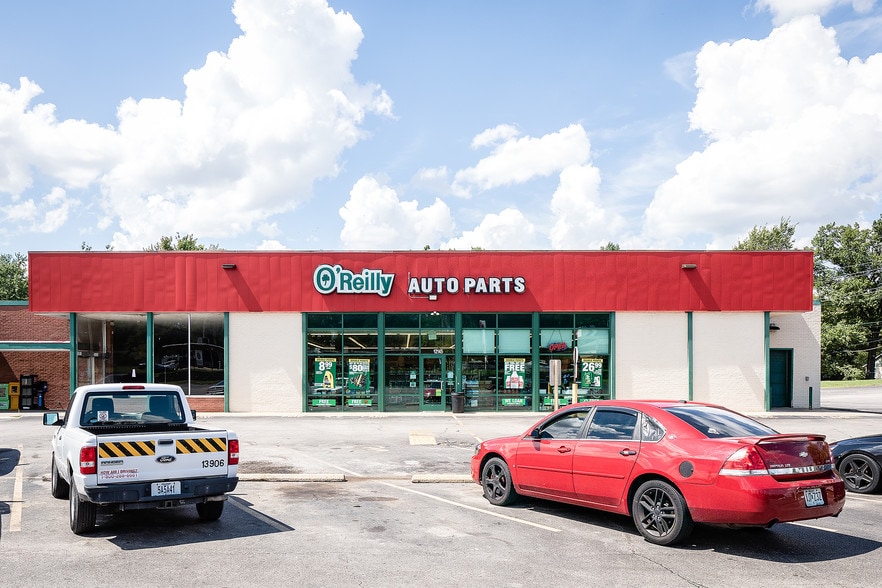 12103-12145 Bellefontaine Rd, Saint Louis, MO for sale - Building Photo - Image 2 of 7