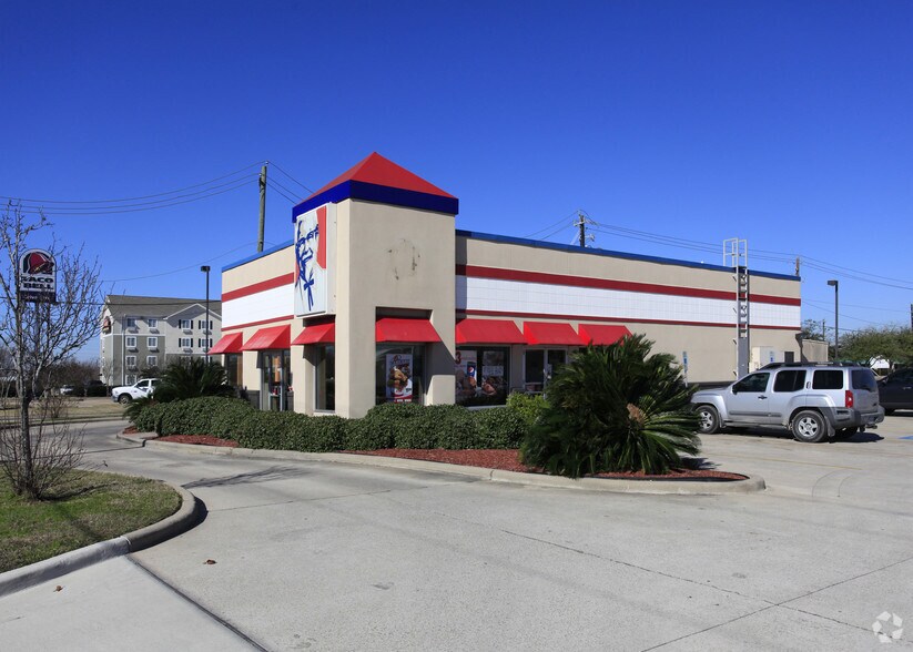 1450 W Fairmont Pky, La Porte, TX à louer - Photo du bâtiment - Image 2 de 4